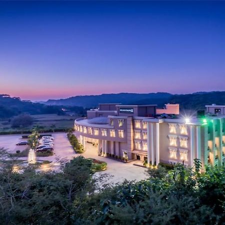 潘切库拉昌迪加尔金色郁金香酒店 外观 照片